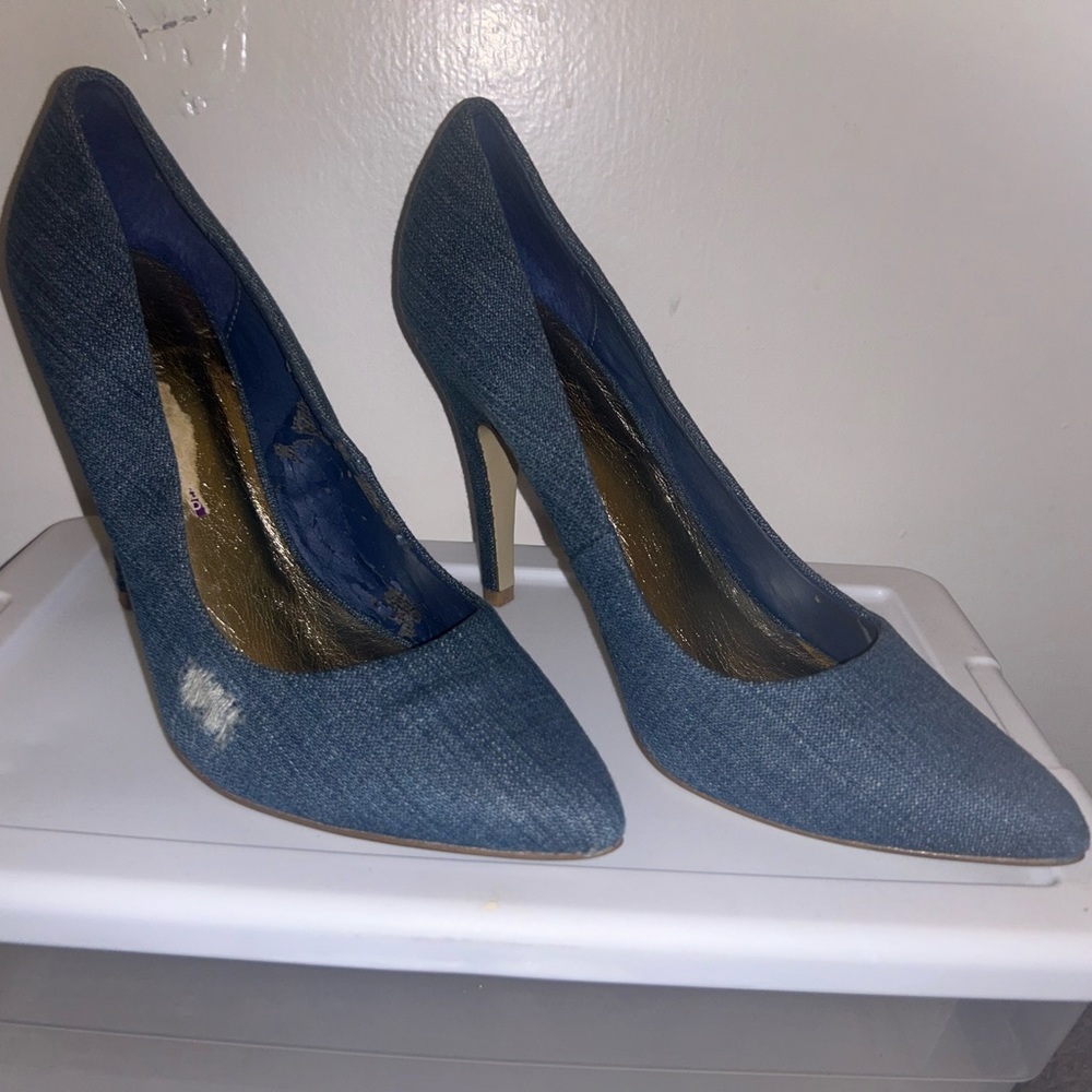 Demin Pumps